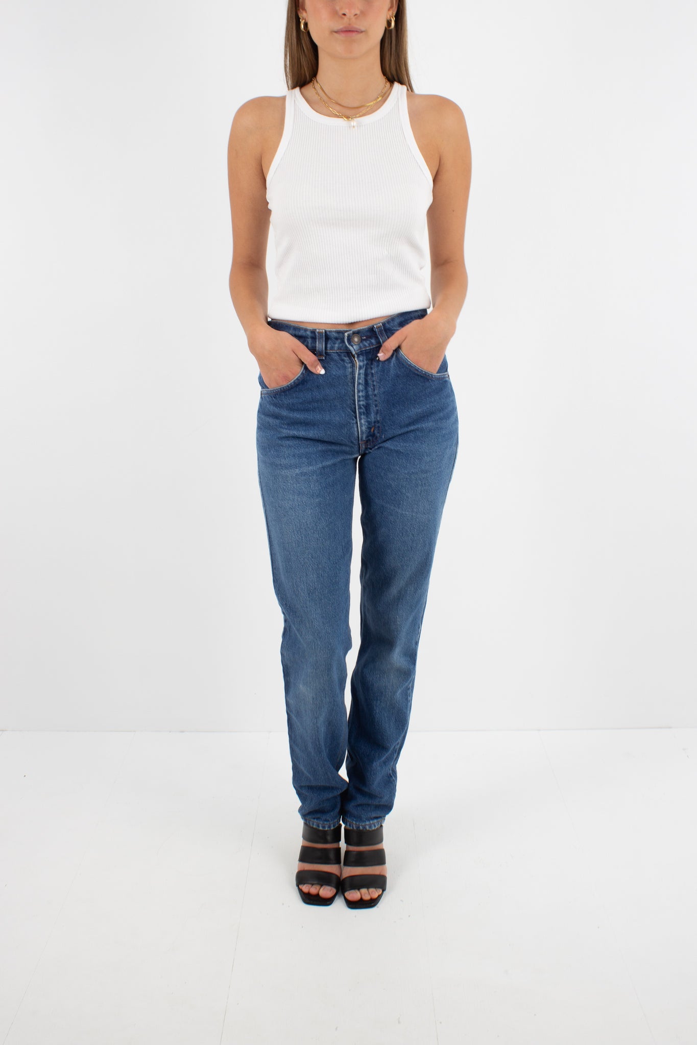 Levis Jeans - Orange Tab - Mid Rise - Tapered Leg - in Dark Blue Wash - Size 27" / XS-S