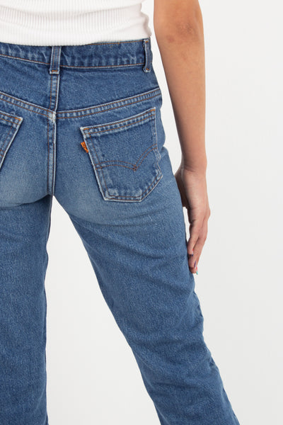 Levis Jeans - Orange Tab - Mid Rise - Tapered Leg - in Dark Blue Wash - Size 27" / XS-S